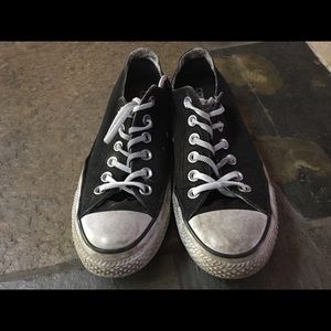 Women’s Converse size 7